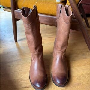 Frye Melissa Pull On Boots - Cognac